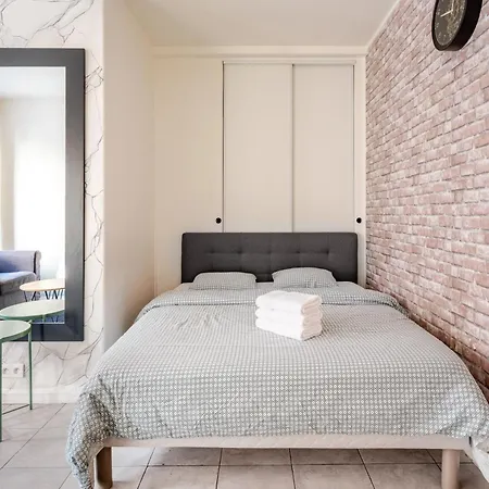 Chic 16th Arr King Bed Private Mews Access * Parigi