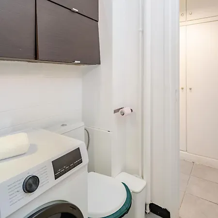 Chic 16th Arr King Bed Private Mews Access Appartamento Parigi